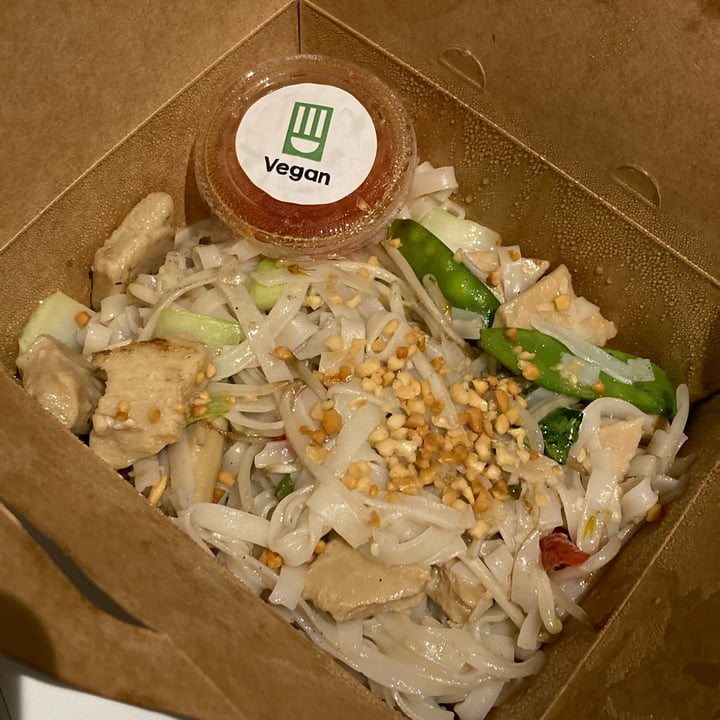photo of Pho Oxford Wok-Fried Noodles: Vegan Chicken shared by @miyukudo on  03 Dec 2021 - review