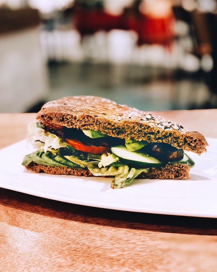photo of Kraftwich Avocado & Tofu Vegan Kraftwich shared by @consciouscookieee on  30 Apr 2019 - review