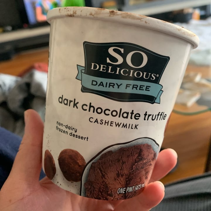 photo of So Delicious Dairy Free Dark Chocolate Truffle Cashewmilk Frozen Dessert shared by @sydneyycannonn123 on  19 Feb 2022 - review