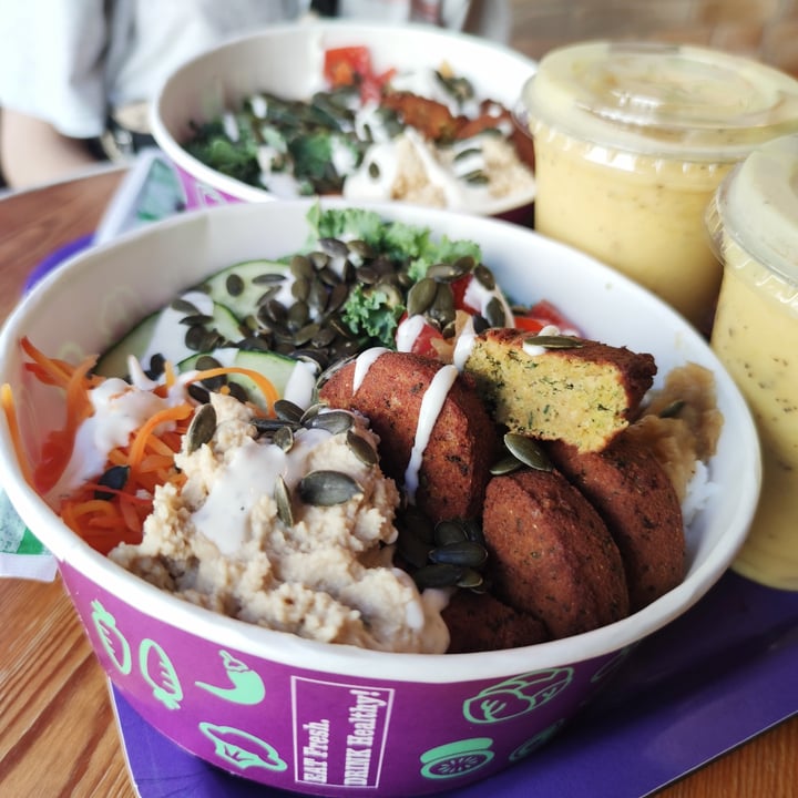 photo of Juicy Avenue Sarria Falafel Bowl shared by @alanse on  04 Sep 2020 - review