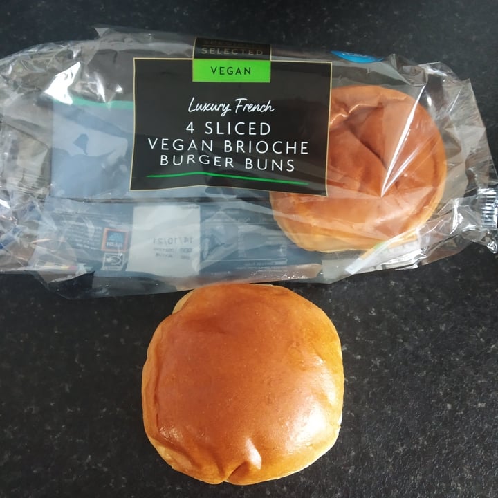 photo of ALDI Vegan Brioche Buns shared by @silviamouse on  27 Sep 2021 - review