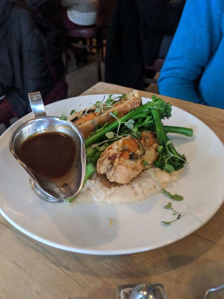 review photo of Bill's Welwyn Garden City Restaurant Carrot, Cashew Nut And Mushroom Wellington shared by @annaefenton on 05 Jan 2020 - review
