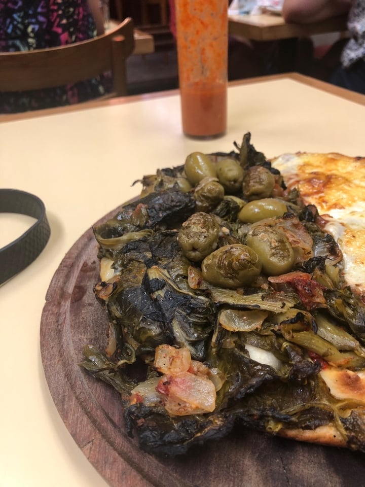 photo of Pizzería Güerrin Pizza de Acelga shared by @juliaarena on  15 Jan 2020 - review