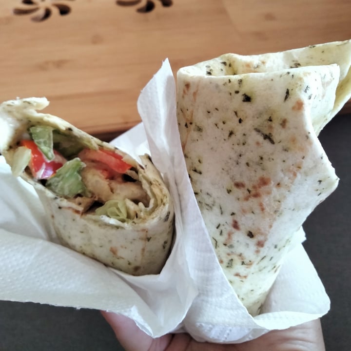 photo of El Tequito tortilla wraps garlic shared by @papillondelacroix on  19 Aug 2022 - review