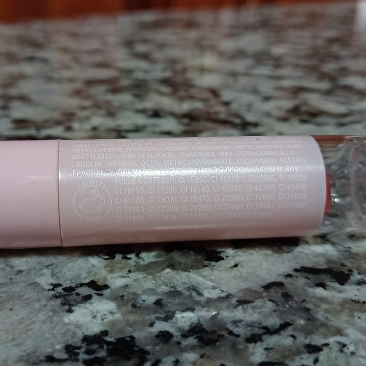 review photo of Violetta cosméticos Labial Matte You shared by @luujimenezz on 30 Sep 2022 - review