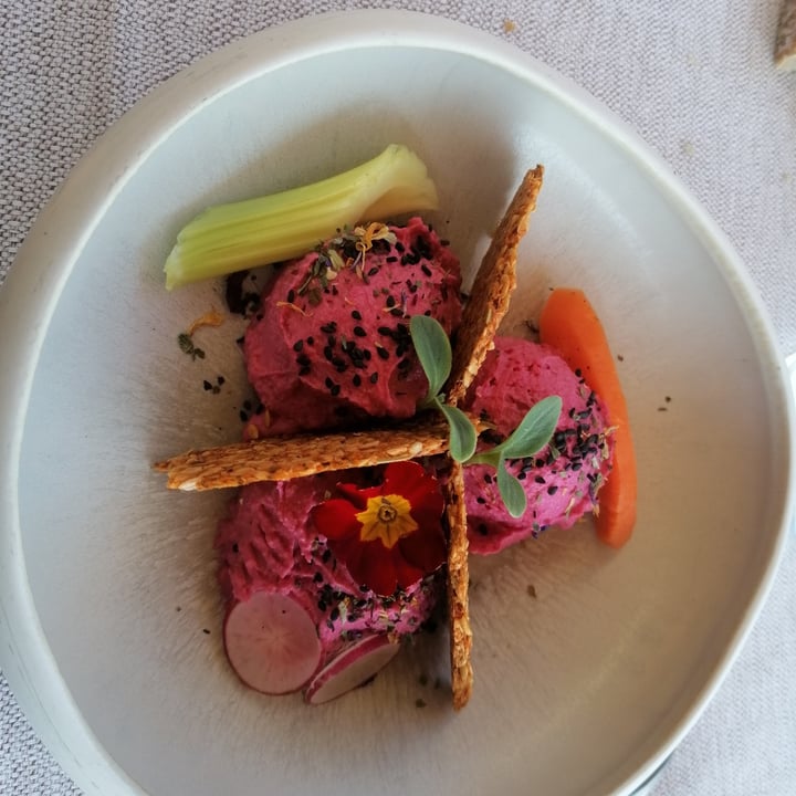 photo of Al Tiglio cucina naturale / Ristorante Veg Hummus di barbabietola shared by @stef1976 on  28 Mar 2022 - review