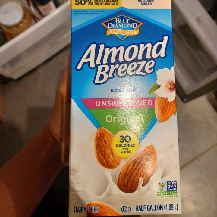 photo of Blue Diamond Almond breeze unsweetened shared by @darkhana21 on  11 Dec 2021 - review