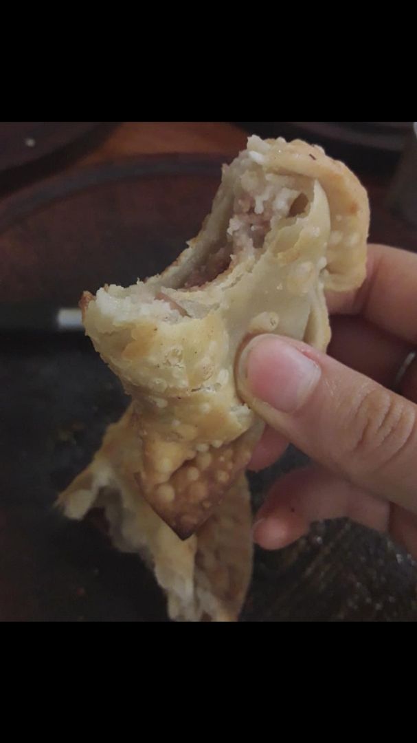 review photo of La Reverde Parrillita Vegana Empanada de Jamón y Queso shared by @earthingvictoria on 01 Aug 2019 - review