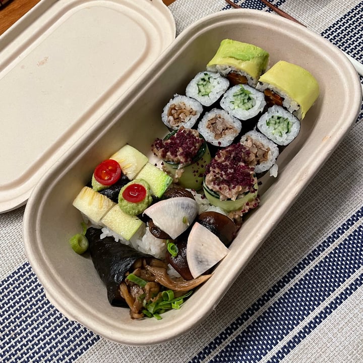 photo of Japa Vegana - Delivery japonês e asiático vegano Combinado 15 shared by @rurosrmb on  07 Nov 2022 - review