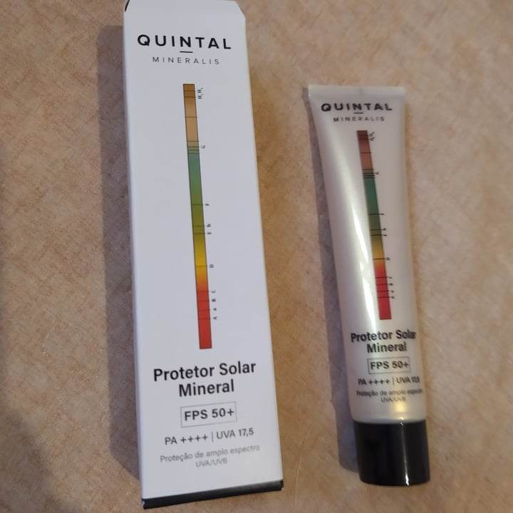 photo of Quintal Dermocosméticos Protetor Solar Mineral FPS50+ shared by @carolinacorsi on  22 Sep 2022 - review