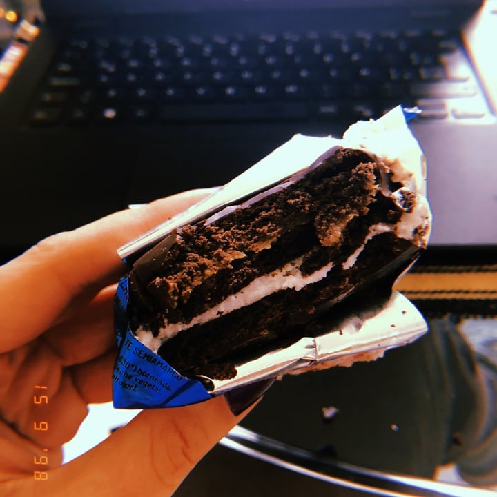 photo of Un Rincón Vegano Alfajor Triple Black Premium shared by @cretakanoo on  15 Sep 2020 - review