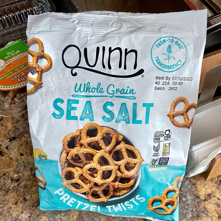 photo of Quinn Snacks Quinn Whole Grain Sea Salt Pretzel Twists shared by @natalinkal on  04 Dec 2022 - review