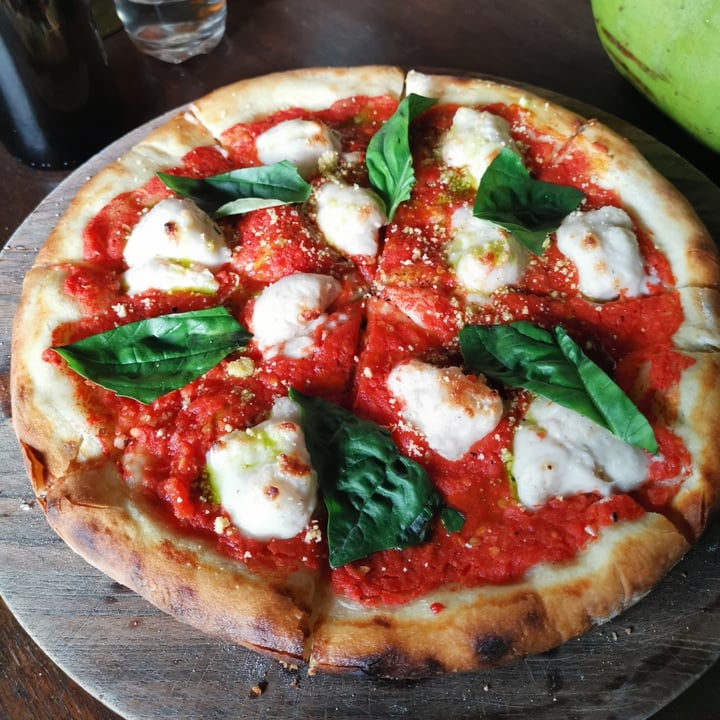 photo of Secret Spot Canggu Margherita pizza shared by @angelajelita on  04 Sep 2022 - review