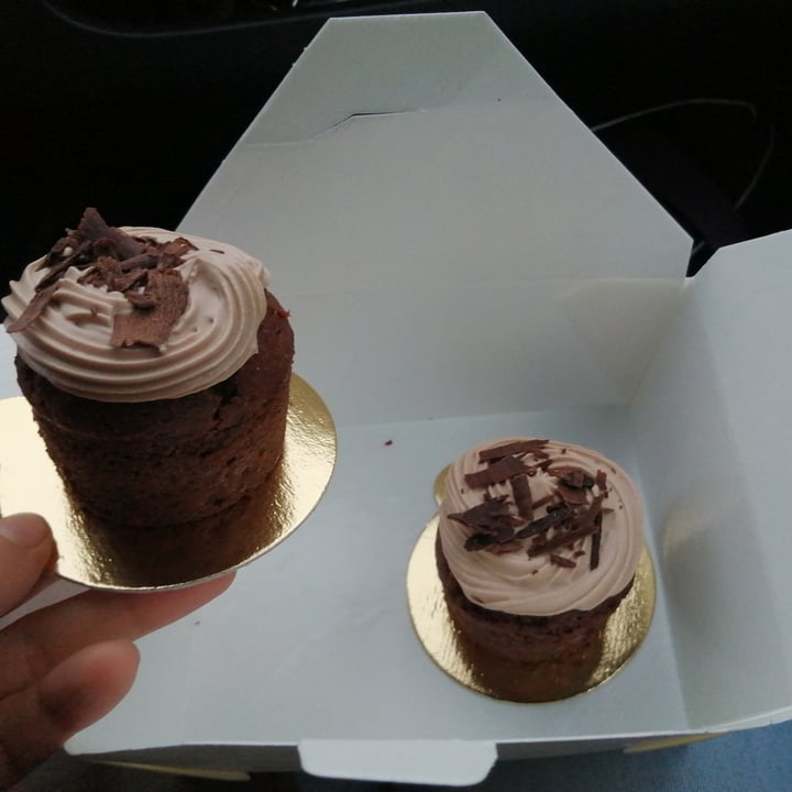 review photo of Basilico Food Muffin Vegani Al Cacao Con Crema Al Cacao E Marmellata Di Lamponi shared by @vegskinny on 31 Jan 2022 - review
