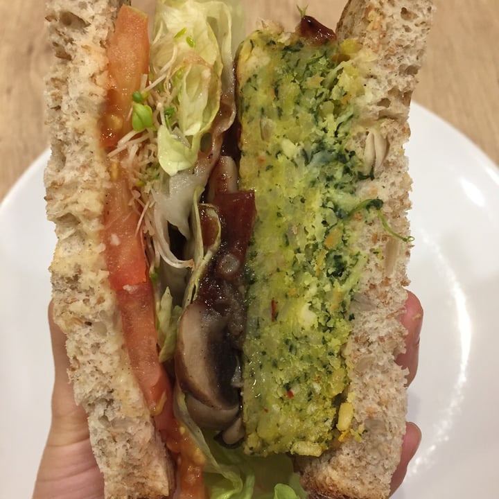 review photo of Cedele Bakery Cafe - United Square Spinach Lentil Sandwich shared by @holyloewe on 20 Nov 2018 - review