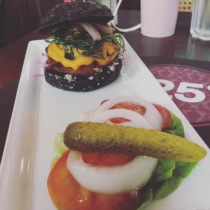 photo of 25 Degrees Burger, Wine & Liquor Bar Vegan Beyond Burger shared by @mags21 on  20 Jun 2019 - review
