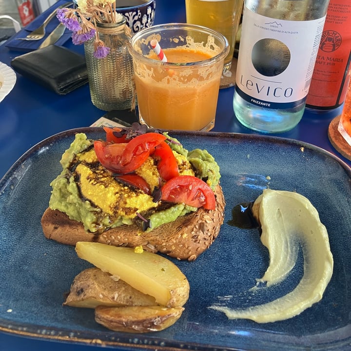 photo of Ziga Bar Avocado toast vegan shared by @manuveg76 on  20 Aug 2022 - review