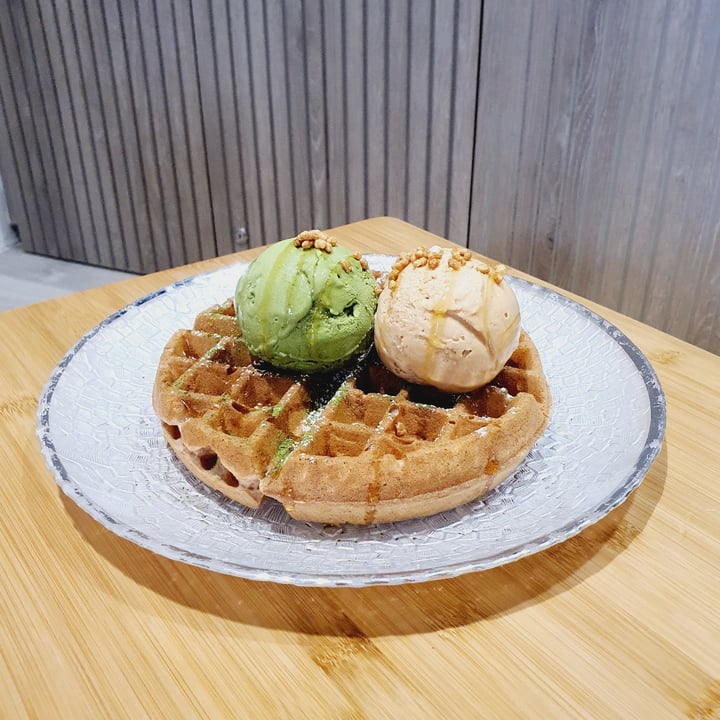 photo of Hvala Keong Saik Dairy-Free Waffles shared by @veggiexplorer on  01 Dec 2020 - review