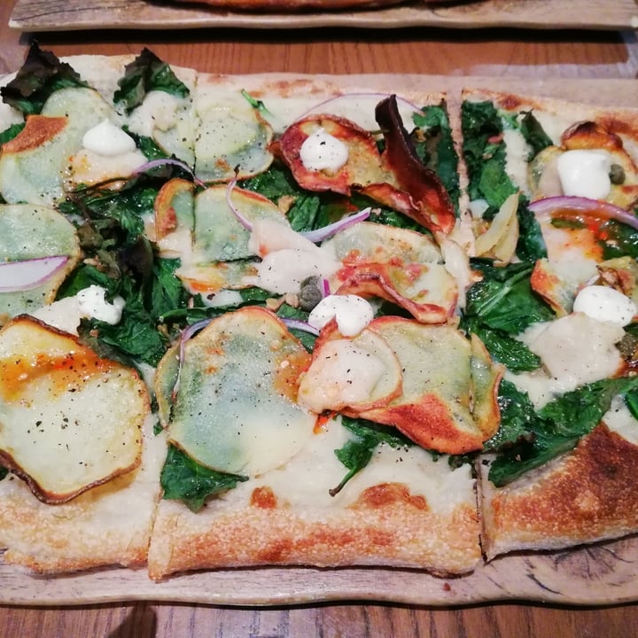 photo of Planta The Bianca Pizza shared by @svraphael88 on  13 May 2020 - review