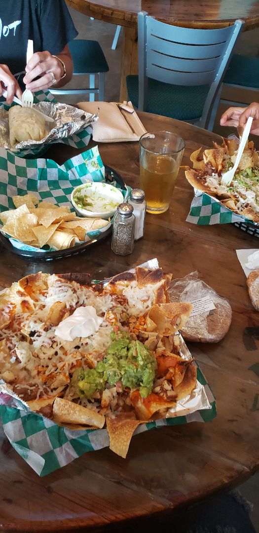 review photo of Pelon's Baja Grill Vegan Chicken Nachos shared by @lillady707 on 08 Sep 2019 - review