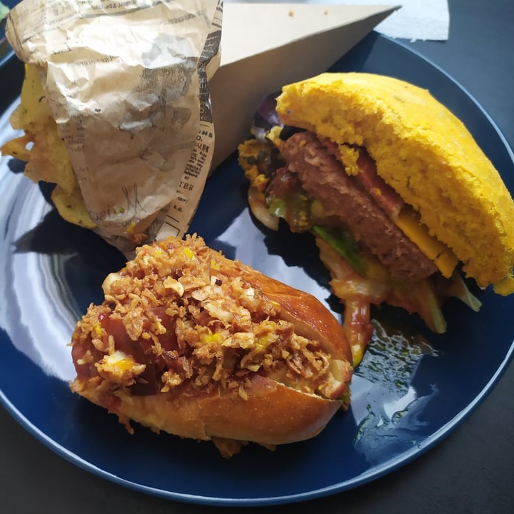 review photo of El Perro Gamberro Hamburguesa heura shared by @adriancuadrado on 14 Jun 2020 - review