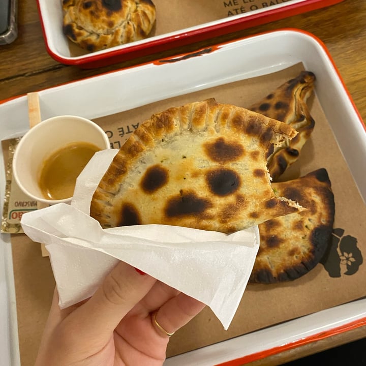review photo of La Guapa Empanadas Artesanais Empanada Vegana shared by @cavallxro on 06 Nov 2022 - review