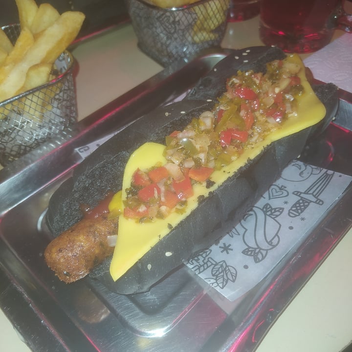 review photo of Cafe Leon Interior 6 Local 3 Paseo Del Faro Chorilón shared by @gabrielferrucho on 28 Apr 2021 - review