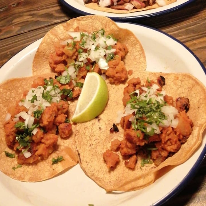 photo of Monchito Tacos de Chorizo con papas estilo norteño shared by @saioaestanga on  15 Oct 2020 - review