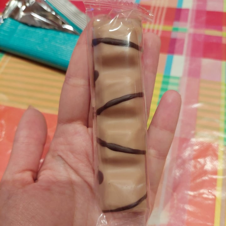 review photo of LoveRaw Butter Cups Salted caramel shared by @aryahummel on 02 Oct 2022 - review