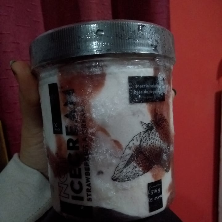 review photo of NotCo Not Icecream Strawberries & Cream shared by @sashabe on 21 Nov 2020 - review