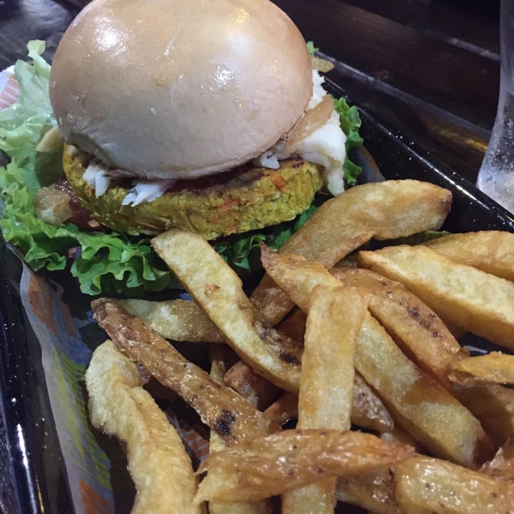 photo of Collins, Miramar hamburguesa veggie shared by @victoriagiron on  28 Jan 2021 - review