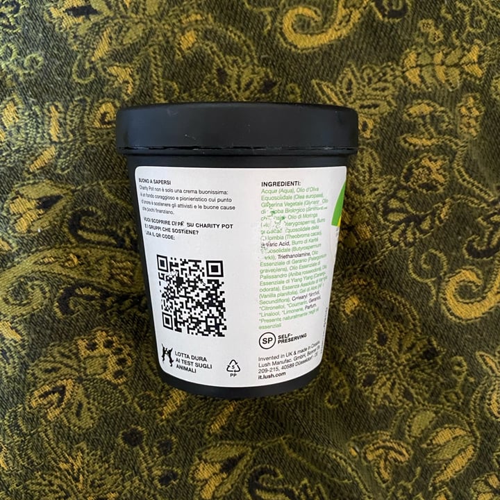 review photo of LUSH Fresh Handmade Cosmetics charity pot hand and body lotion shared by @ceciliasb on 28 Oct 2022 - review