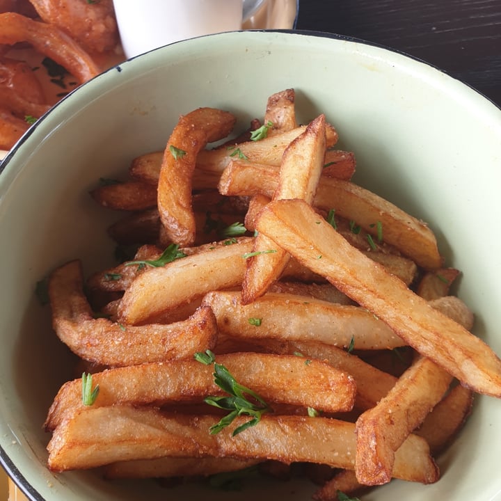 review photo of Asher's Corner Cafe @ Ashers Farm Sanctuary Hand Cut Chips shared by @jadekaicer on 08 May 2021 - review
