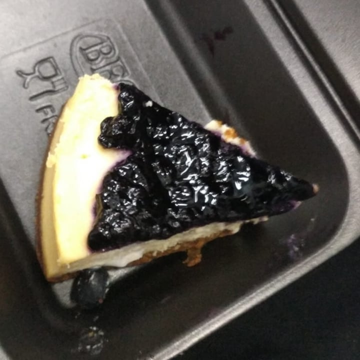 review photo of The Cream Bcn Blueberry Cheesecake shared by @ankajimz on 23 May 2020 - review