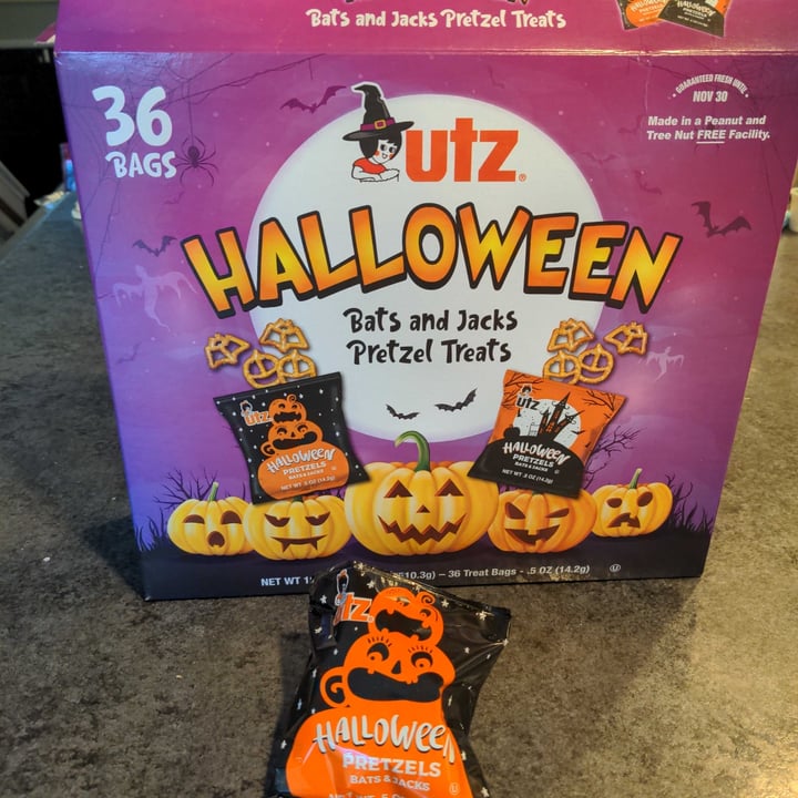 photo of Utz Halloween Bats And Jack's Pretzel Treats shared by @mandelici0us on  06 Oct 2021 - review