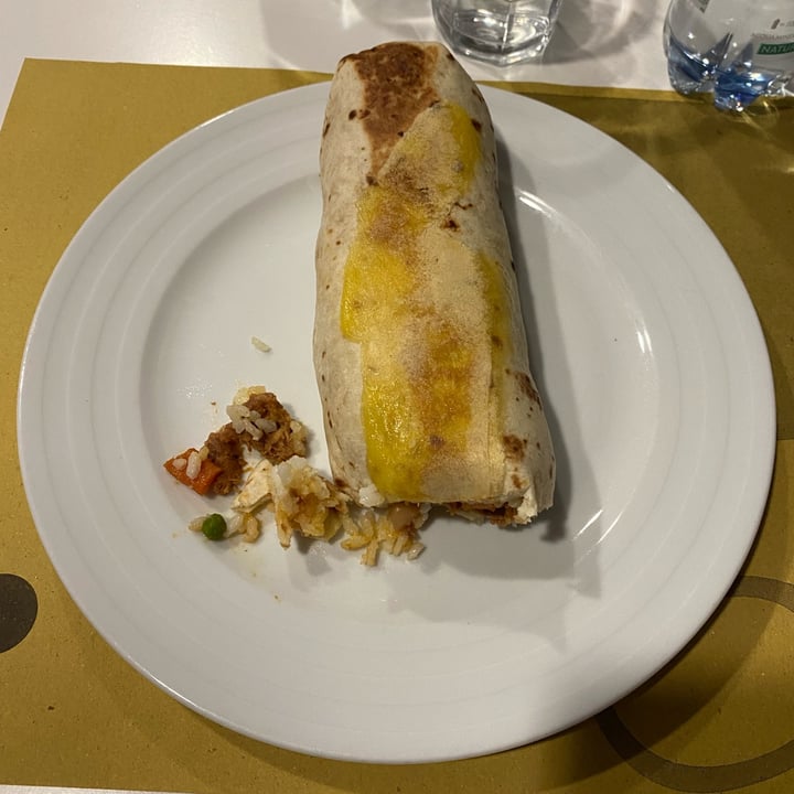 photo of Ratatouille Vegan Food Burrito shared by @vanimao on  01 Oct 2022 - review