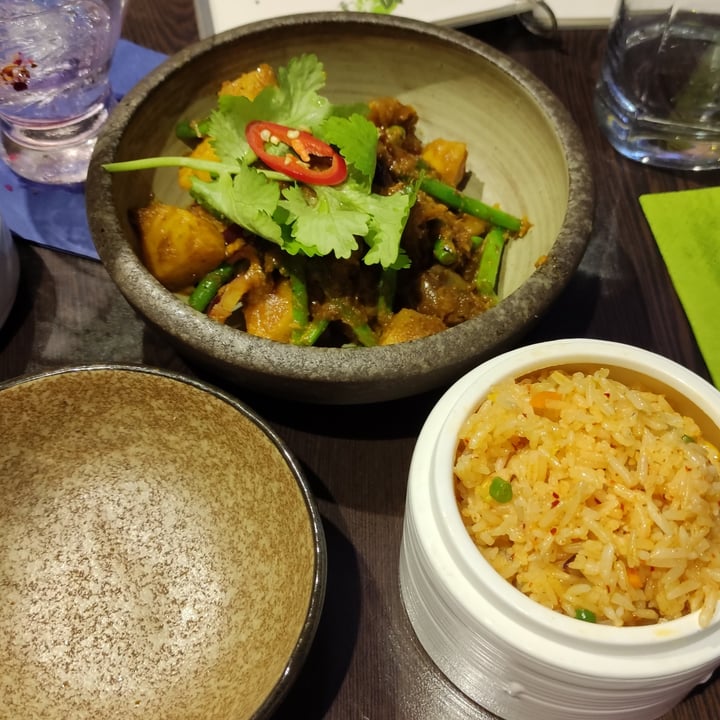 photo of Suissi Vegan Asian Kitchen Rendang with lion mane mushroom shared by @c1ngl on  29 Oct 2022 - review