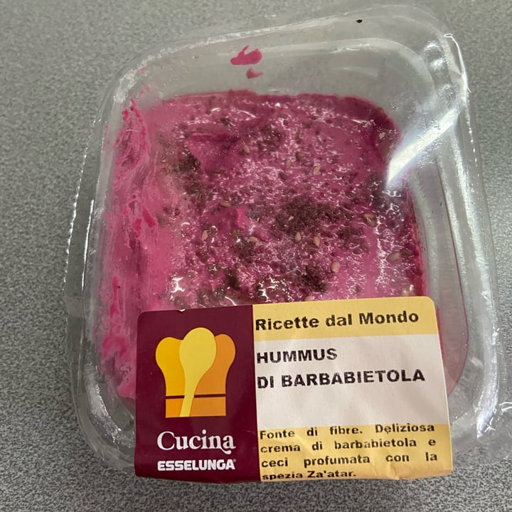 photo of Esselunga hummus di barbabietole shared by @fiachod on  14 Oct 2022 - review