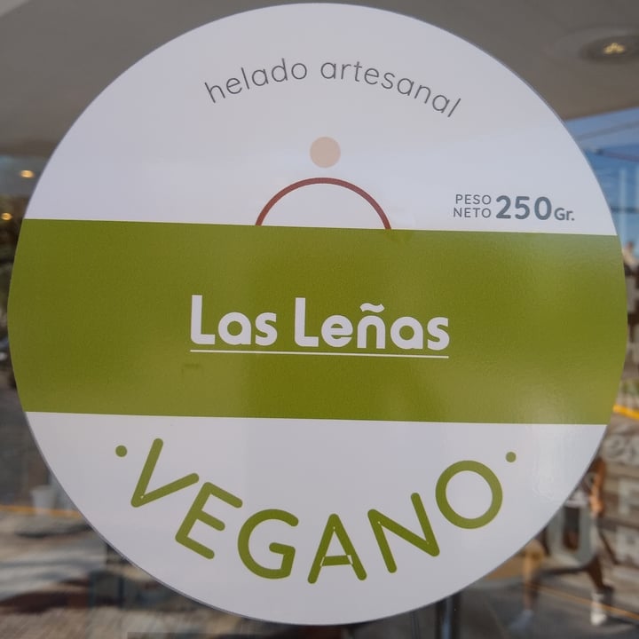 photo of Las Leñas Helado artesanal vegano. Chocolate blanco y frutillas a la reina. Riquísimo!! shared by @dairizz on  30 Jan 2022 - review