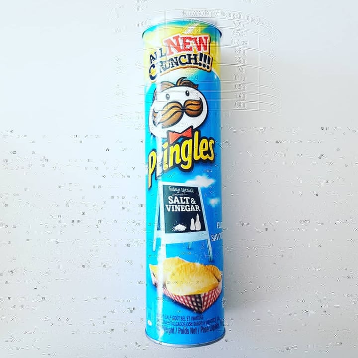 review photo of Pringles Salt & Vinegar Pringles shared by @boardroomhippie on 17 Feb 2020 - review