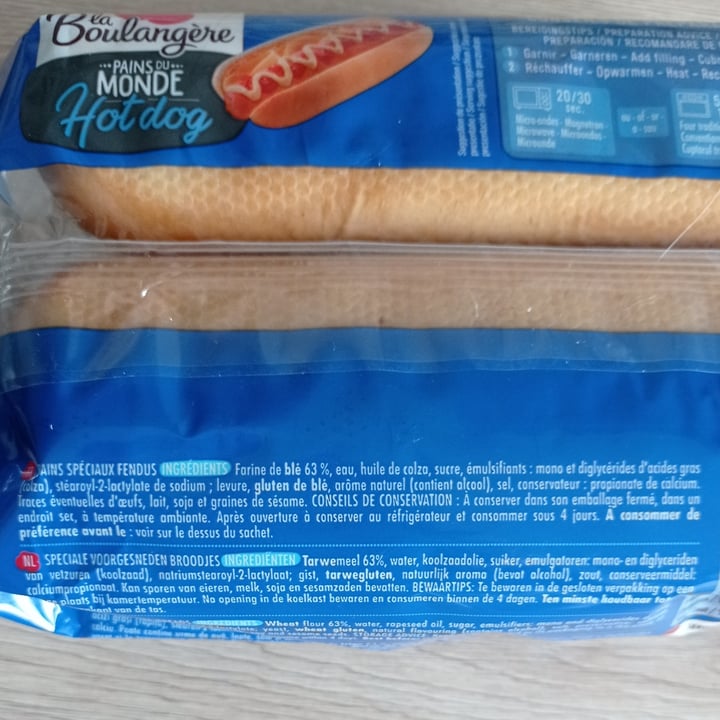 photo of La Boulangère Pains du monde : hot dog déjà fendu shared by @koyott on  10 Jun 2021 - review
