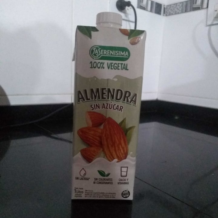 photo of La Serenísima Leche de Almendras Vegetal shared by @luanita02 on  18 Jun 2021 - review