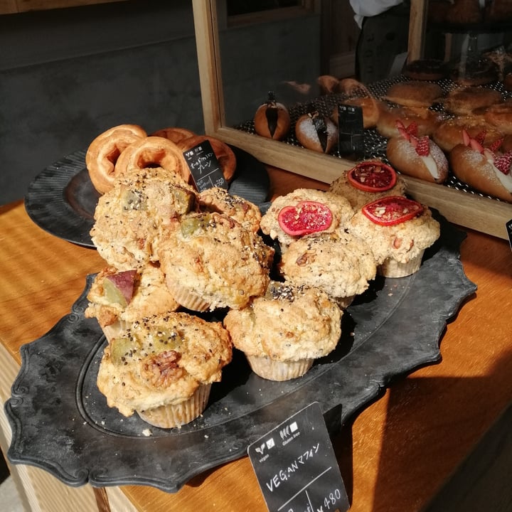 photo of Universal Bakes Nicome Orange and Poppy Seed Muffin shared by @tofu-chan on  28 Oct 2022 - review