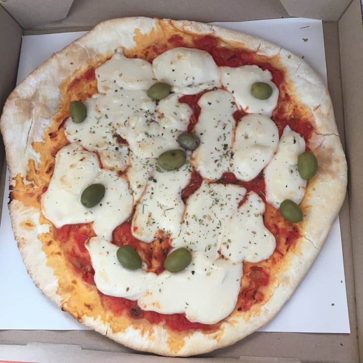 photo of Empanadas de 10 Pizza de Muzzarella shared by @outofstep on  22 May 2021 - review