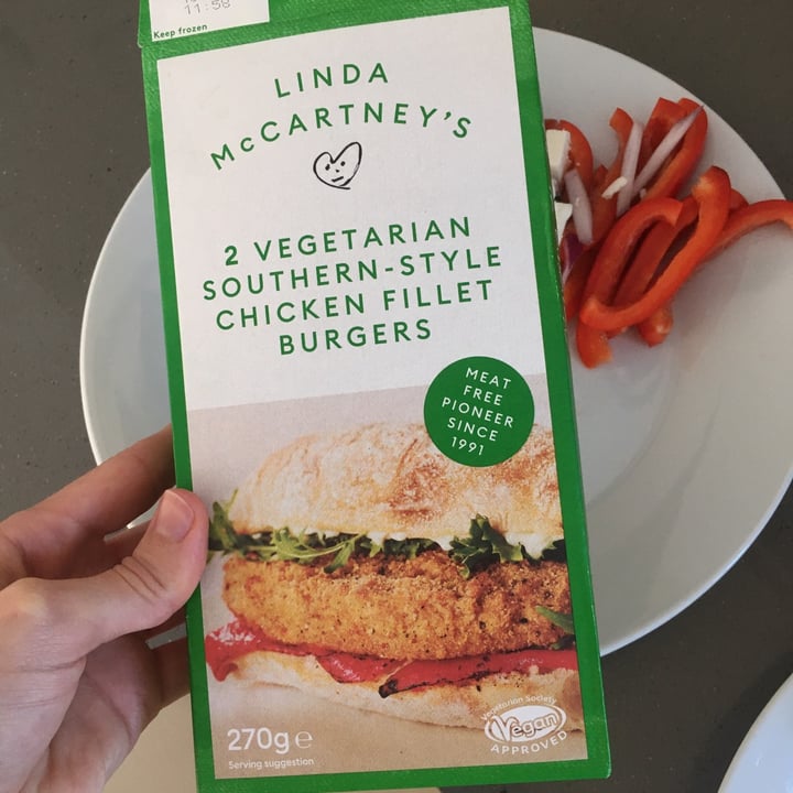 review photo of Linda McCartney's Vegetarian Southern-style Chicken Fillet Burgers shared by @se7enity on 15 Jul 2021 - review