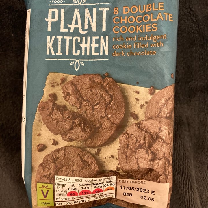 photo of Plant Kitchen (M&S) 8 Double Chocolate Cookies shared by @rayray96 on  17 Dec 2022 - review