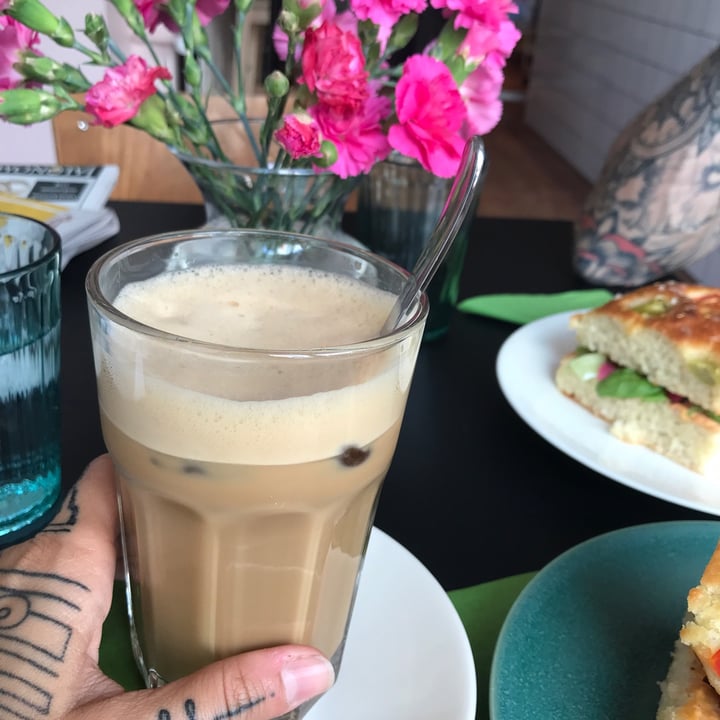 photo of Sammakon Kirjakauppa Iced Salted Caramel Latte shared by @annbience on  31 Jul 2021 - review