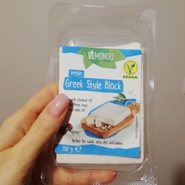 photo of Vemondo Vegan Greek Style Block shared by @desispois on  19 Jan 2022 - review