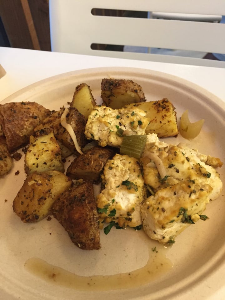photo of Down to Earth Organic & Natural - Pearlridge Dynamite Tofu and Roast Potatoes shared by @mallory17 on  01 Oct 2019 - review
