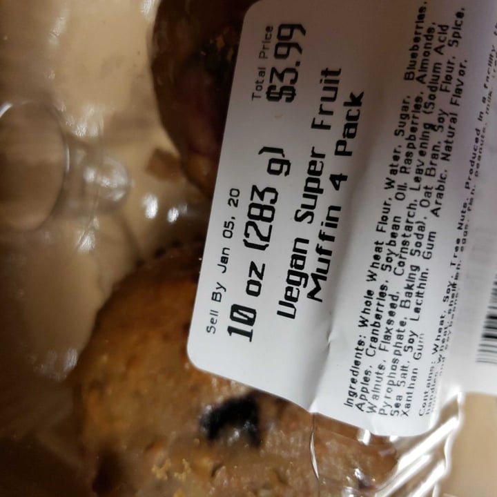 photo of Sprouts Farmers Market Vegan Superfruit Muffin shared by @luckyyiam27 on  03 Jan 2020 - review